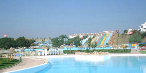 Aquavelis in Torre del Mar Holiday activity: swimming